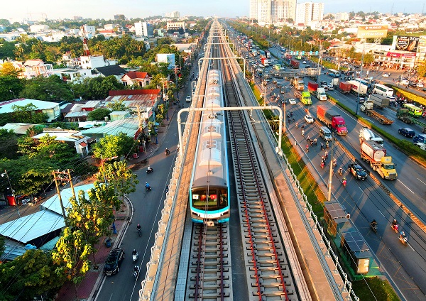 Tuyến Metro TPHCM là hệ thống tàu điện cao cấp có khả năng vận hành cả dưới lòng đất và trên cao nhờ sử dụng các cầu vượt (Nguồn: Internet)
